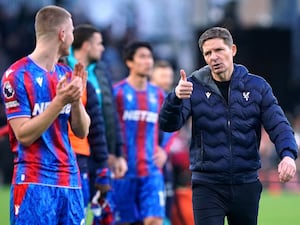 Crystal Palace boss Oliver Glasner gives a thumbs-up