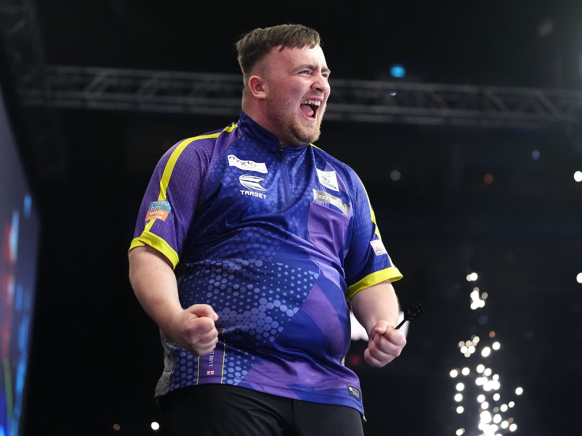 Luke Littler fights back to edge out Mike De Decker at Grand Slam of Darts