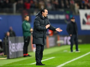 Unai Emery shouts instructions from the touchline