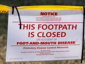 Sign warning of a footpath closure due to foot-and-mouth