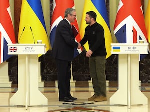 Sir Keir Starmer and Volodymyr Zelensky shake hands