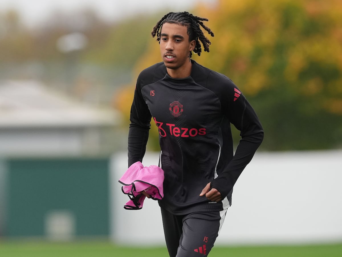 Leny Yoro returns to training with Manchester United after three-month absence