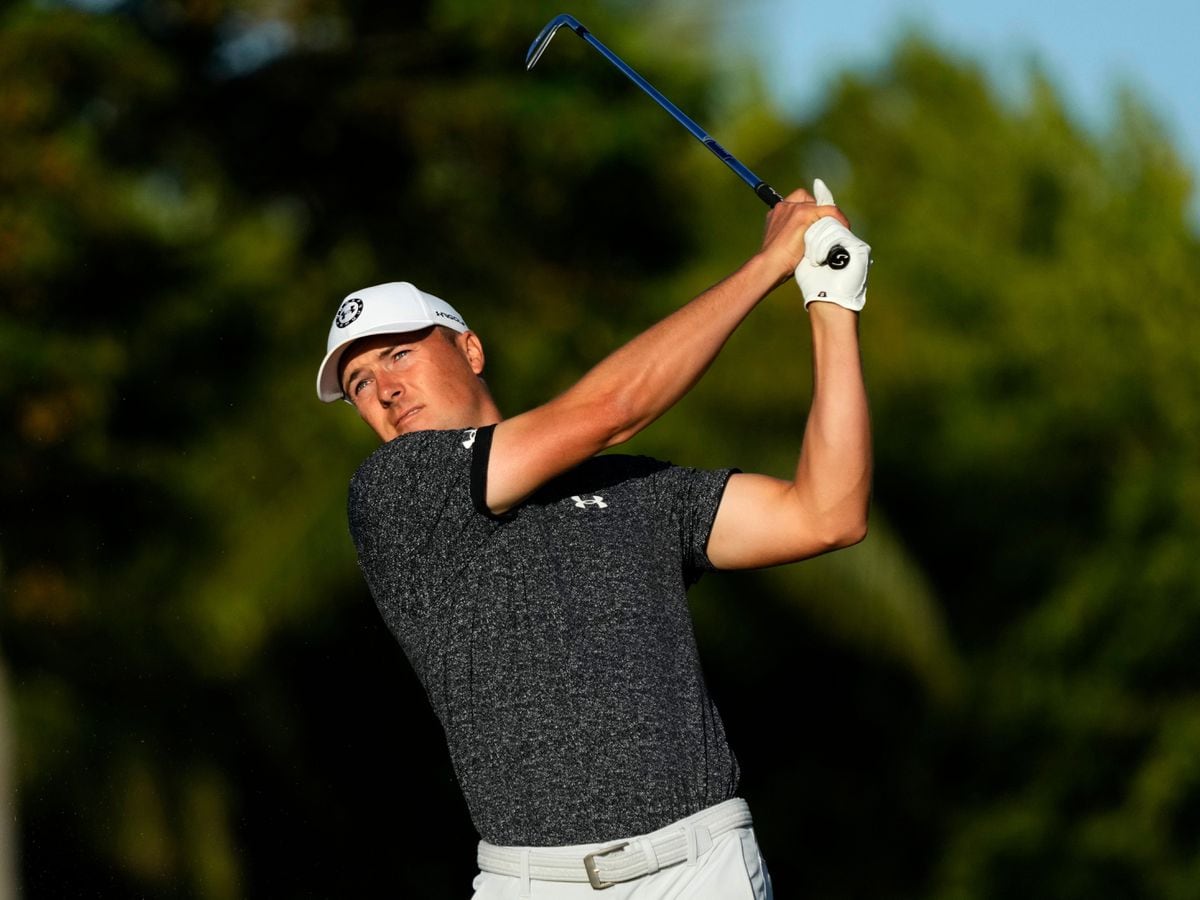 Jordan Spieth part of threeway tie for the lead at Sony Open in Hawaii
