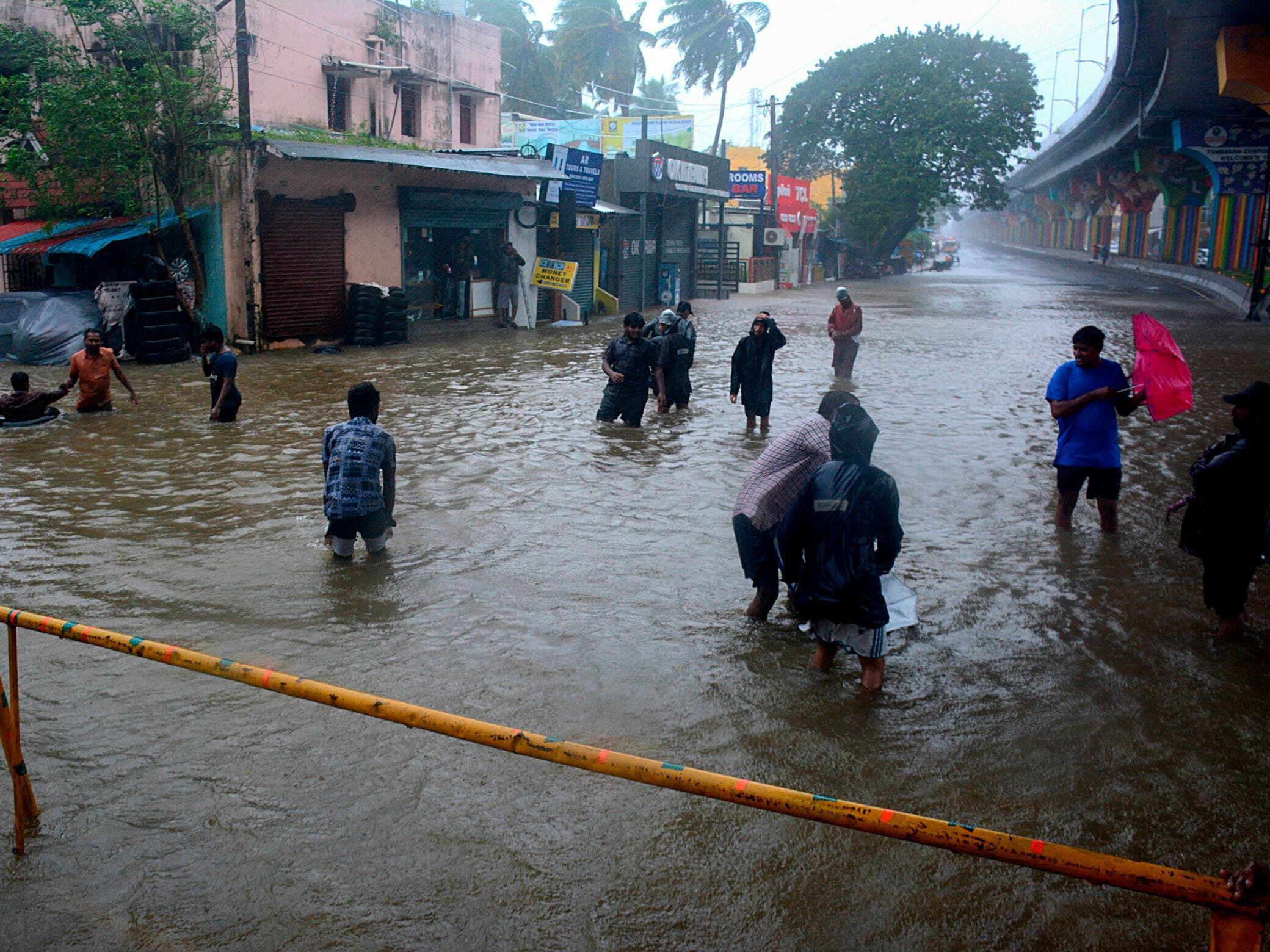 Heavy rains lash south and east India coasts as they brace for powerful storm