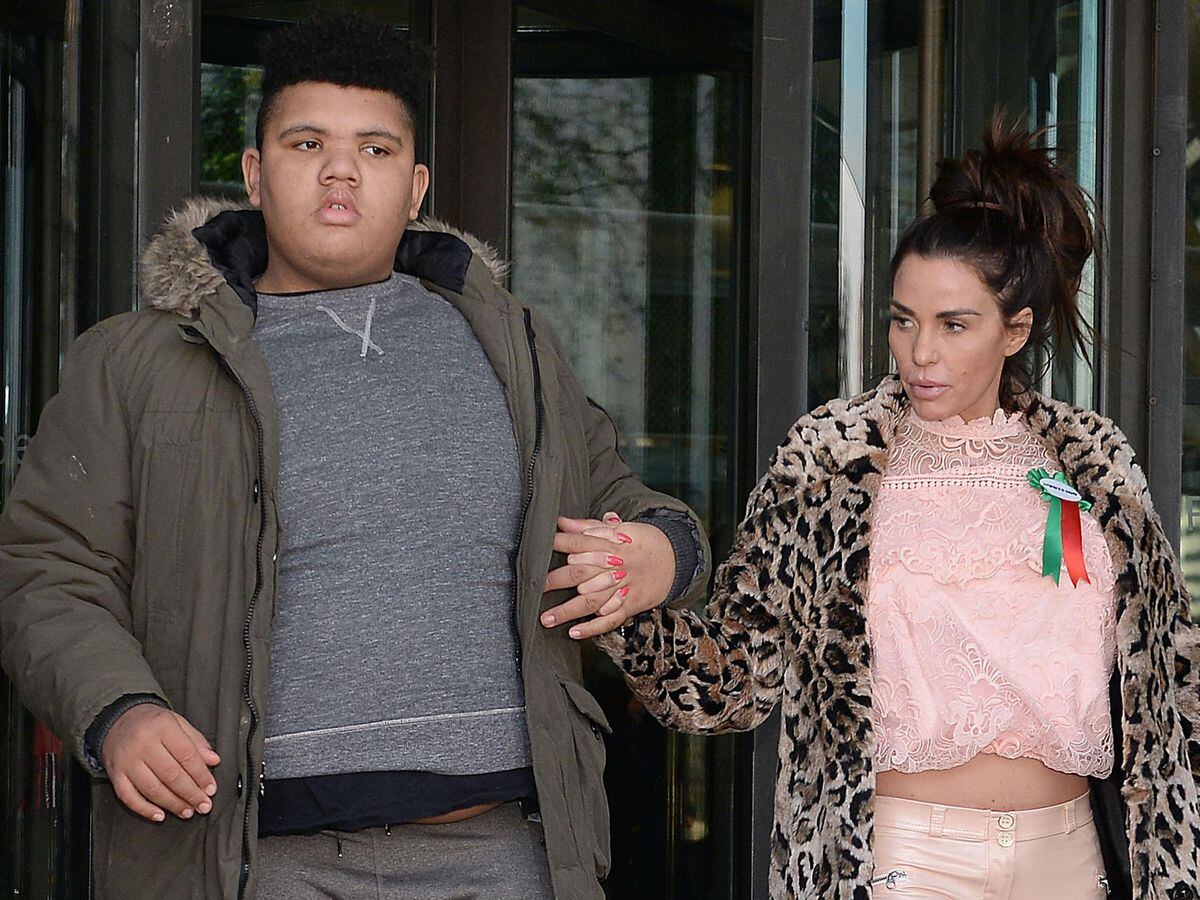 Katie Price Embraces Son Harvey In Hospital Video Express And Star 2414