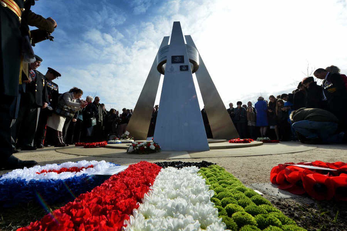 In Video And Pictures Memorial To First Gulf War Unveiled At National Arboretum Express And Star