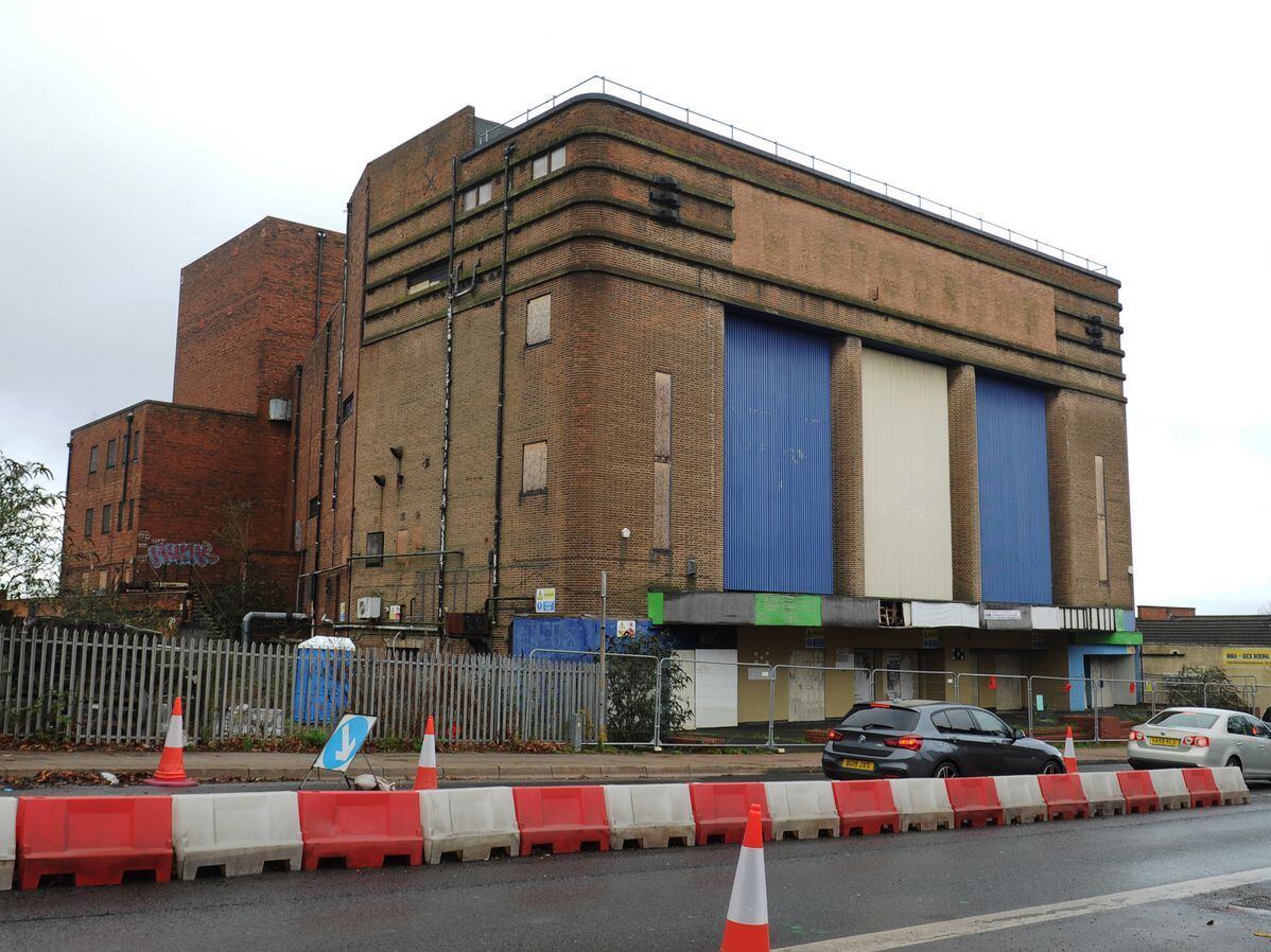 Last-ditch attempt to save Dudley Hippodrome by listing it is unsuccessful