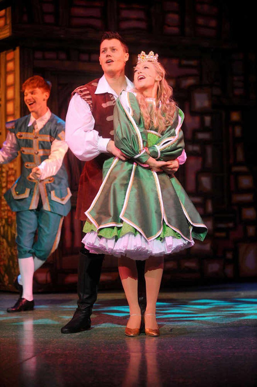 Review: Jack And The Beanstalk, Grand Theatre, Wolverhampton | Express ...