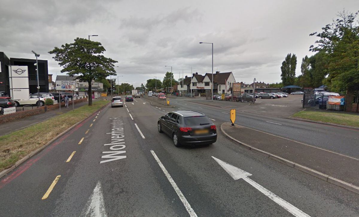 Woman injured in crash on Wolverhampton Road | Express & Star