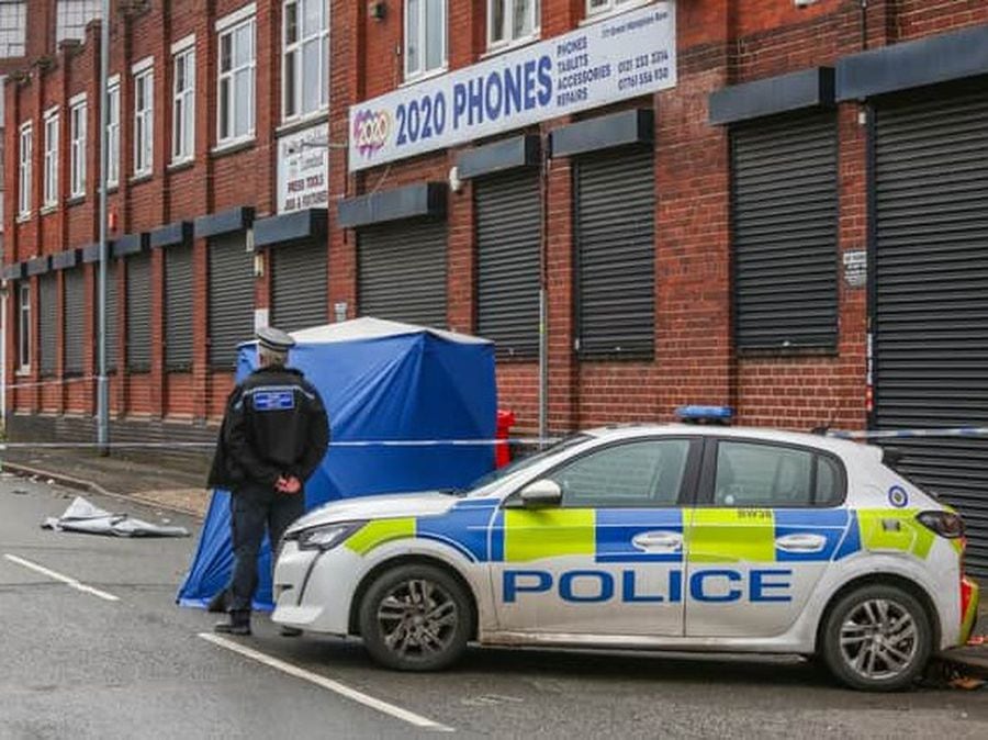 Man left fighting for life after street stabbing | Express & Star