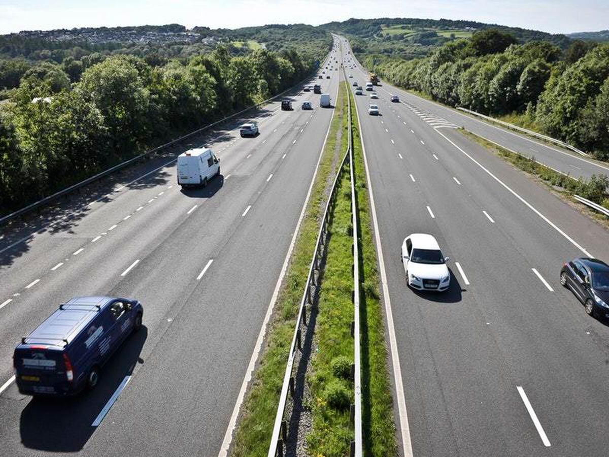 Pedestrian killed after being hit by vehicle on M5 | Express & Star