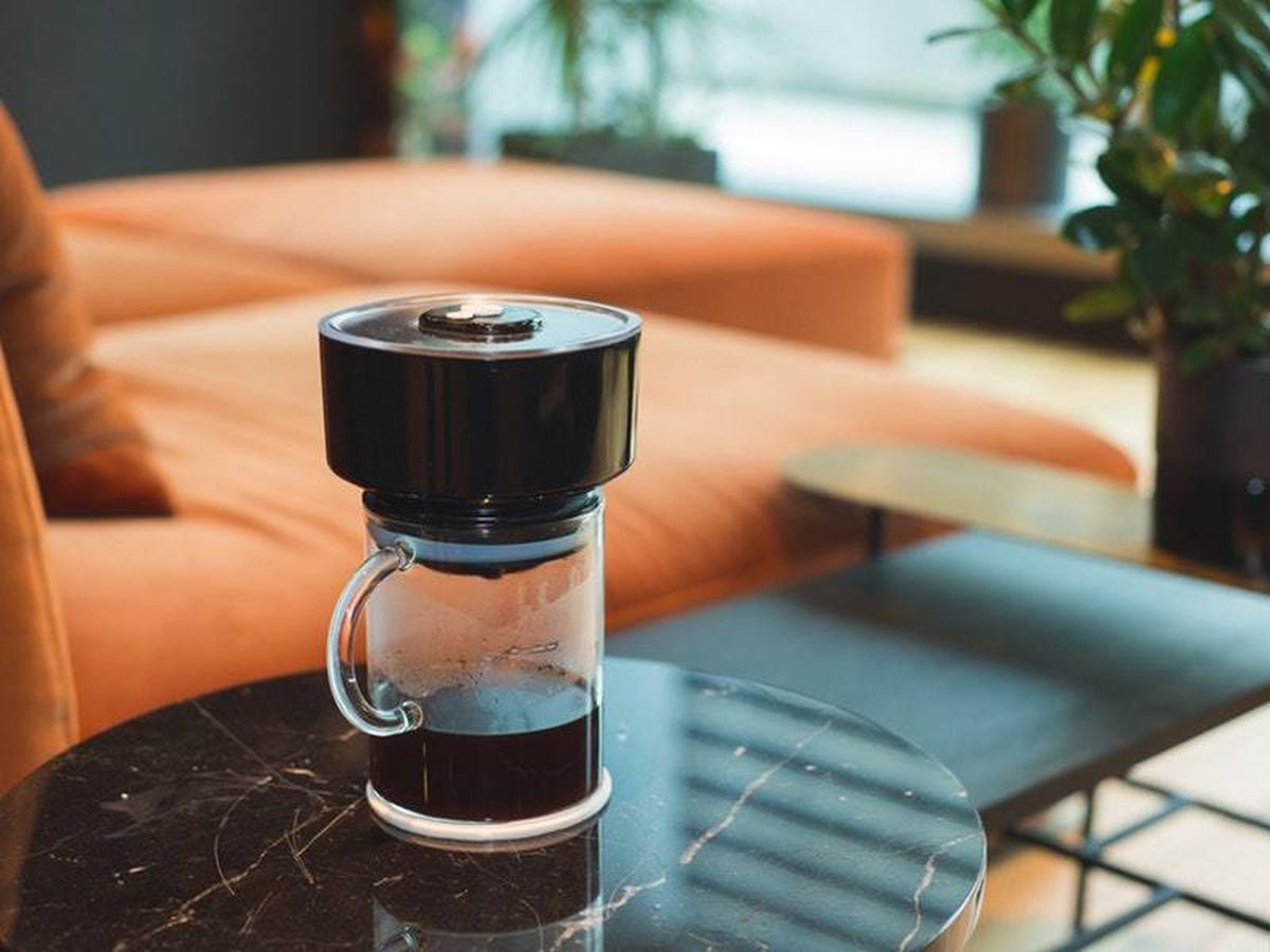 portable-coffee-maker-can-make-a-quick-drink-with-just-one-touch