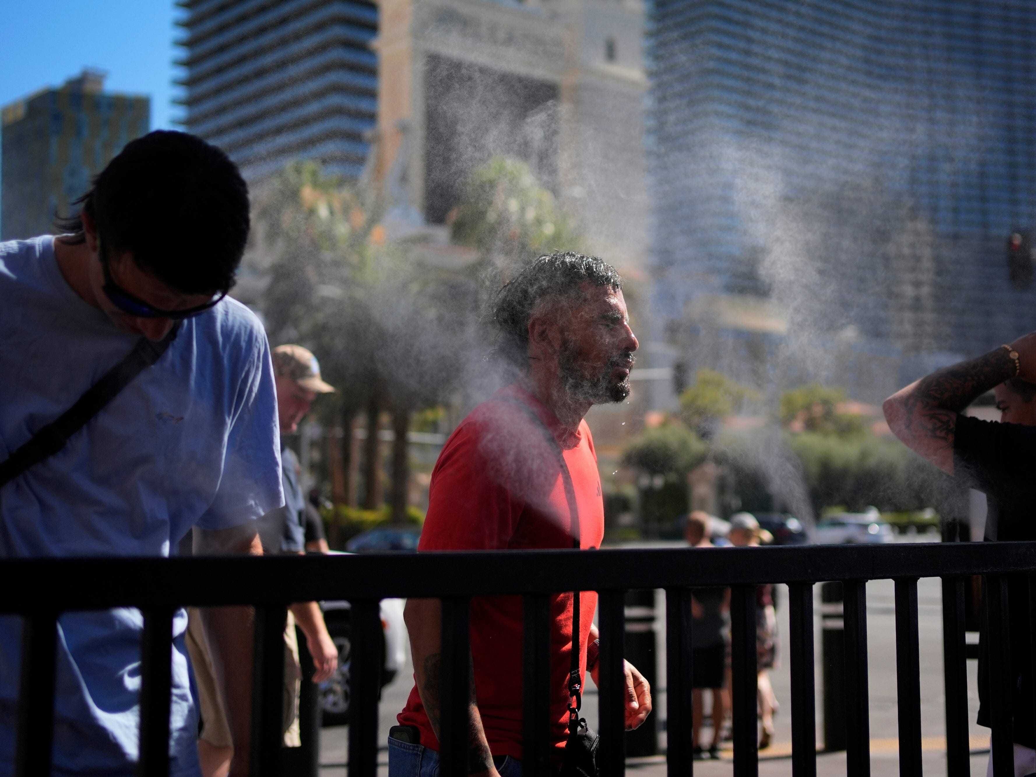 Las Vegas hits record fifth consecutive day of 115F or greater