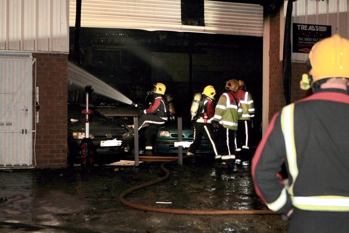 Cars Destroyed In Darlaston Arson Attack - With PICTURES | Express & Star