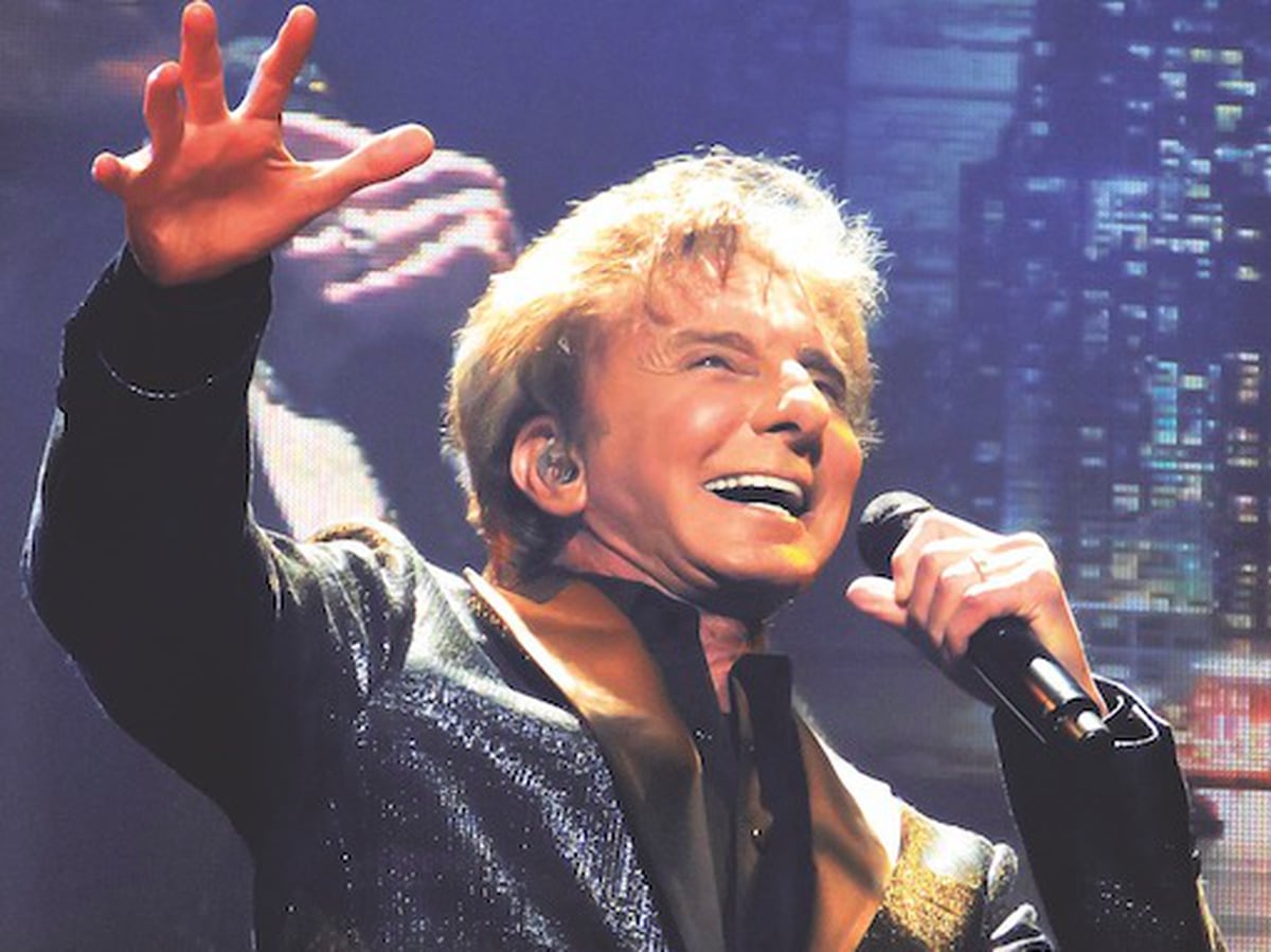 Barry Manilow to perform in Birmingham next year | Express ...