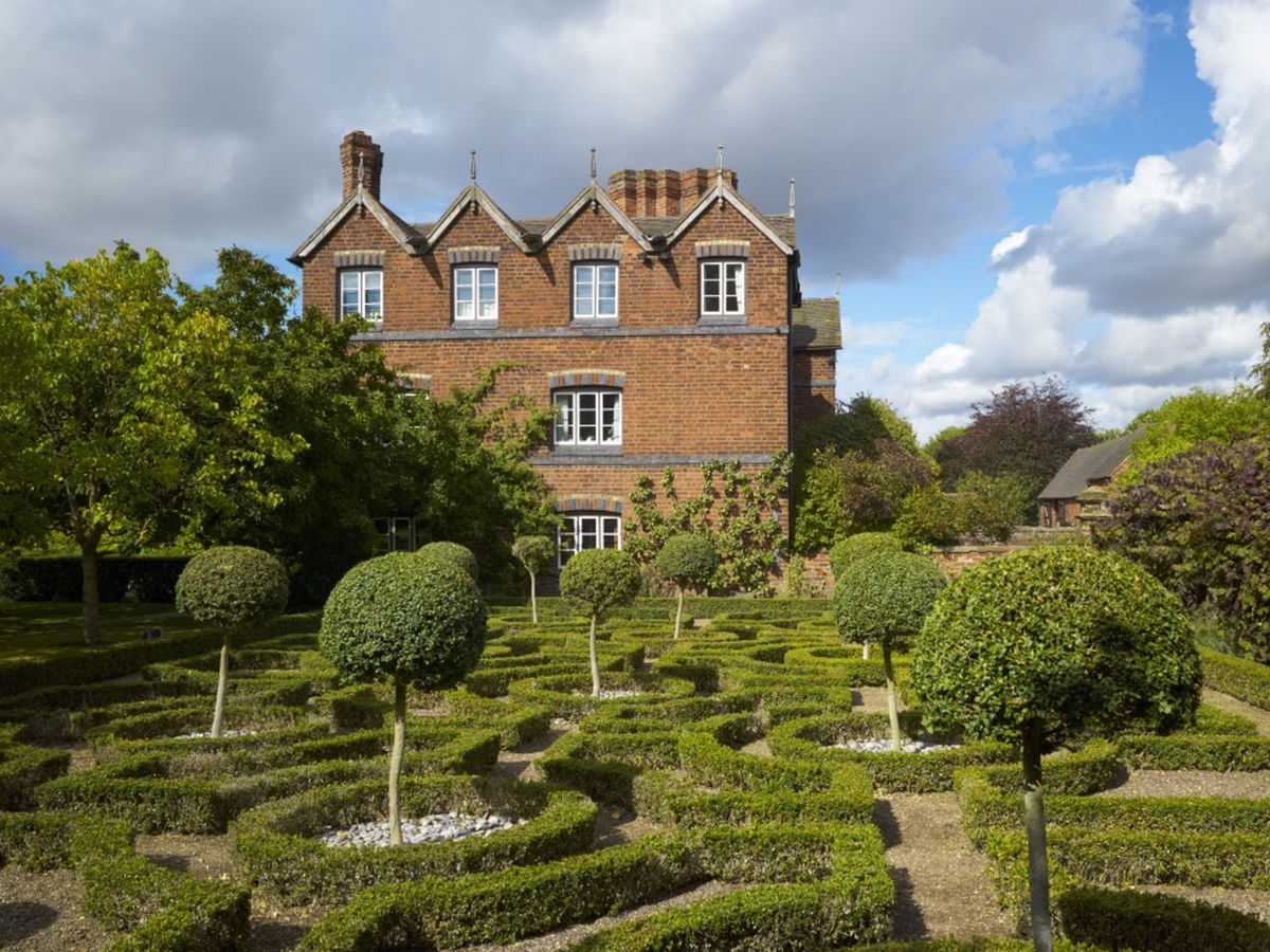 Moseley Old Hall: National Trust seeks volunteers to help at historic ...