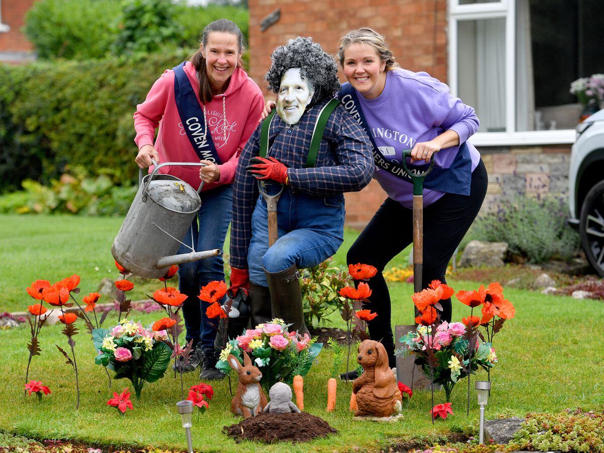 Straw characters line the streets of Coven in return of popular scarecrow festival